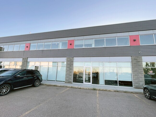 Plus de détails pour 9050 22 Av SW, Edmonton, AB - Flex à vendre