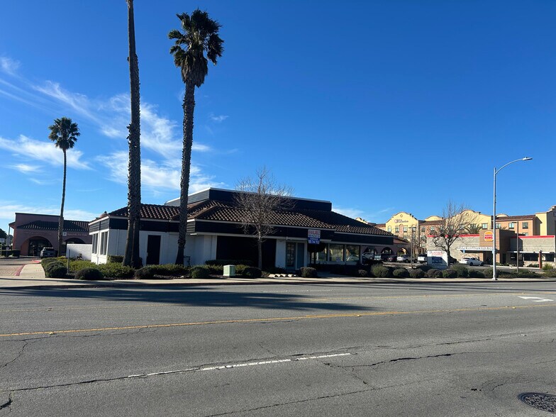 1129 N H St, Lompoc, CA à louer - Photo du bâtiment - Image 2 de 10