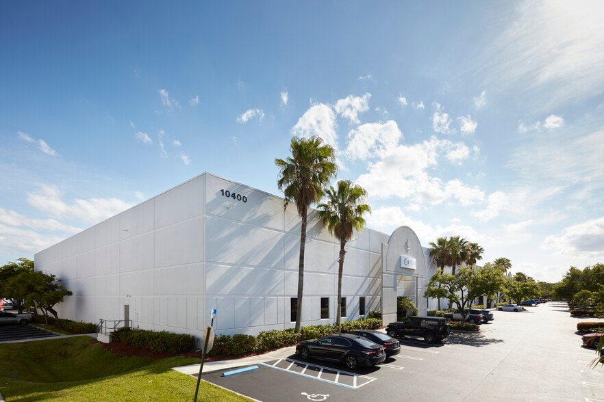 10400 NW 21st St, Miami, FL for lease - Building Photo - Image 2 of 7