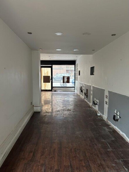 28-30 Central Rd, Worcester Park for lease - Interior Photo - Image 3 of 3