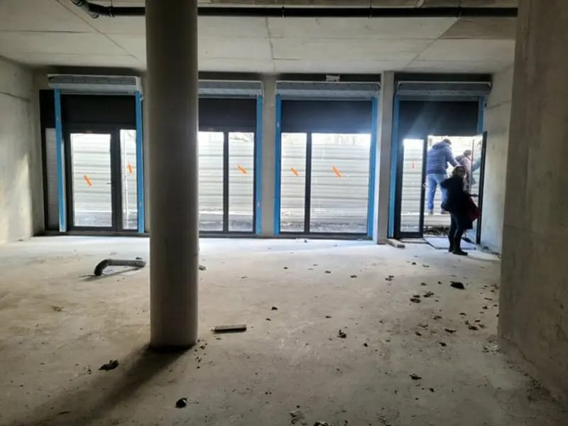 Retail in Bonneuil-sur-Marne for lease Building Photo- Image 1 of 15