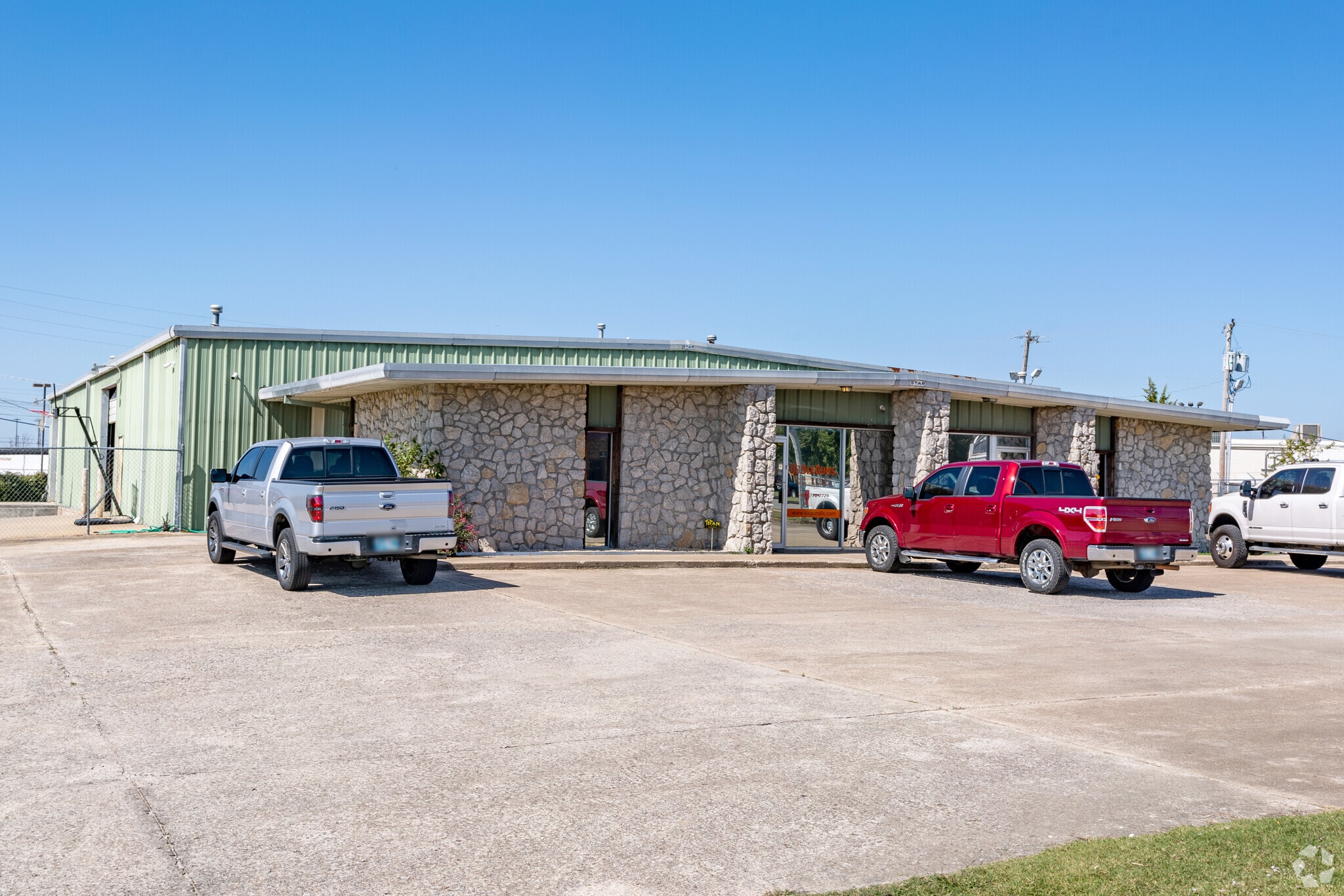 610 N Walnut Ave, Broken Arrow, OK for lease Primary Photo- Image 1 of 5