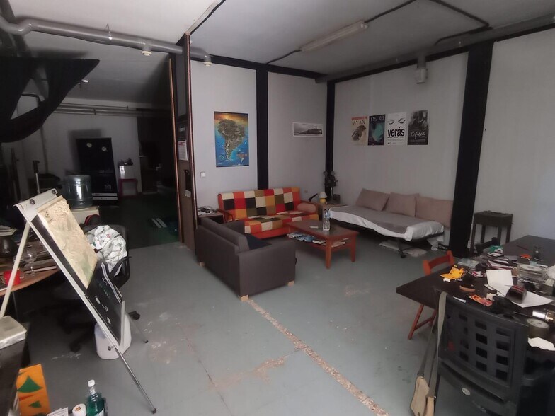 Commerce de détail dans Cáceres, Cáceres à vendre - Photo du bâtiment - Image 2 de 8