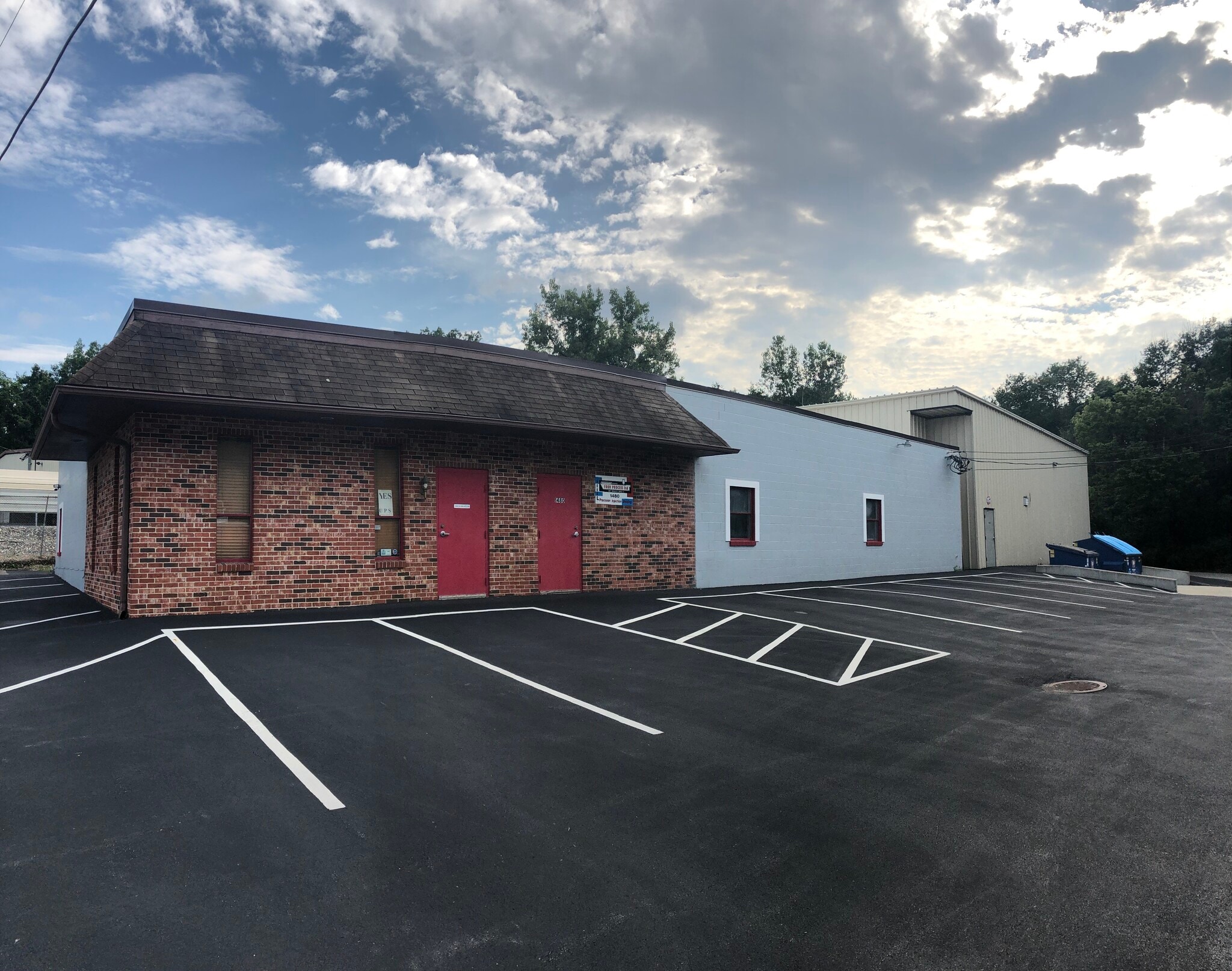 1482 W Lark Industrial Dr, Fenton, MO for lease Primary Photo- Image 1 of 6