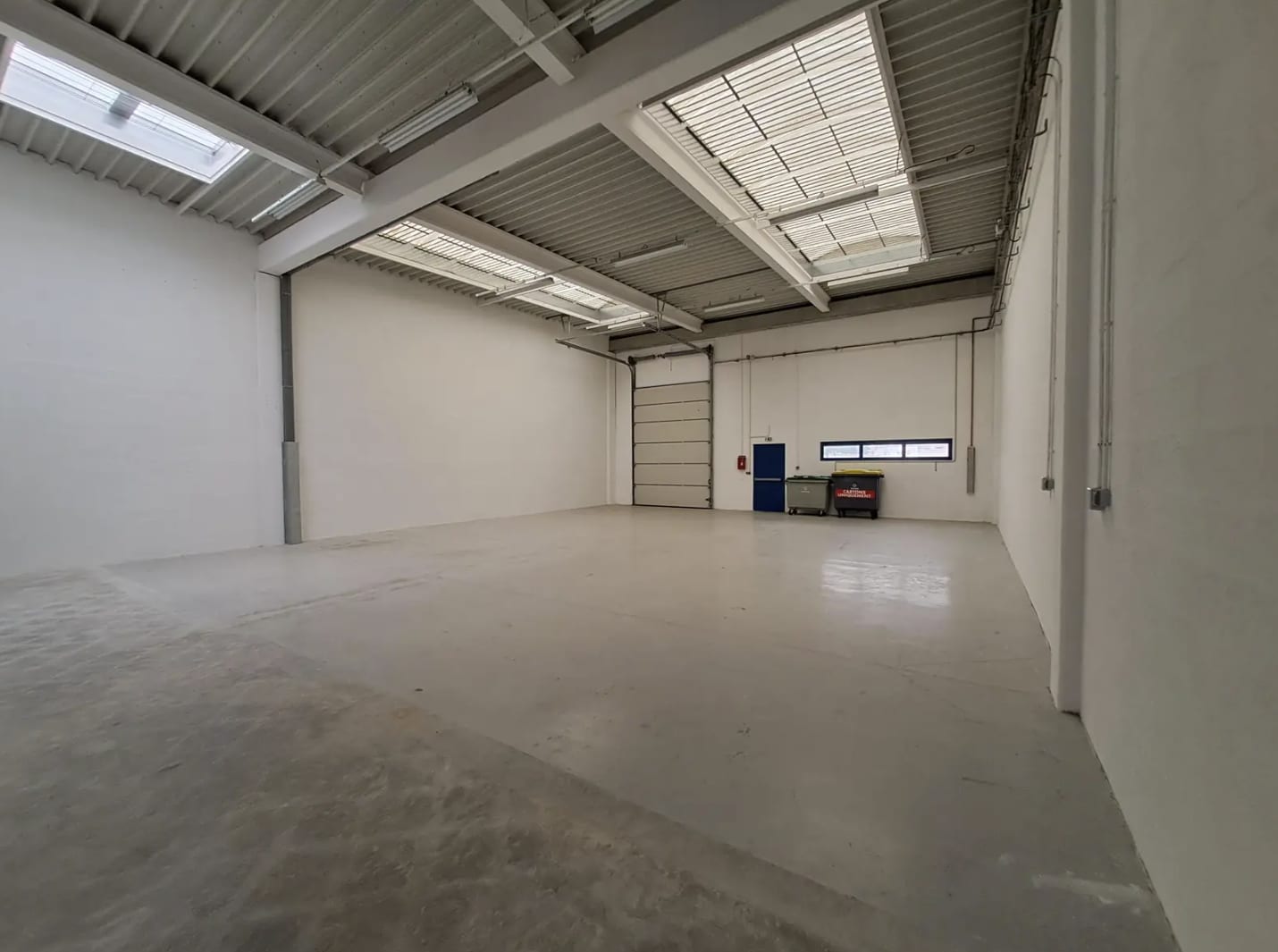 Flex in Moissy-Cramayel for lease Interior Photo- Image 1 of 6