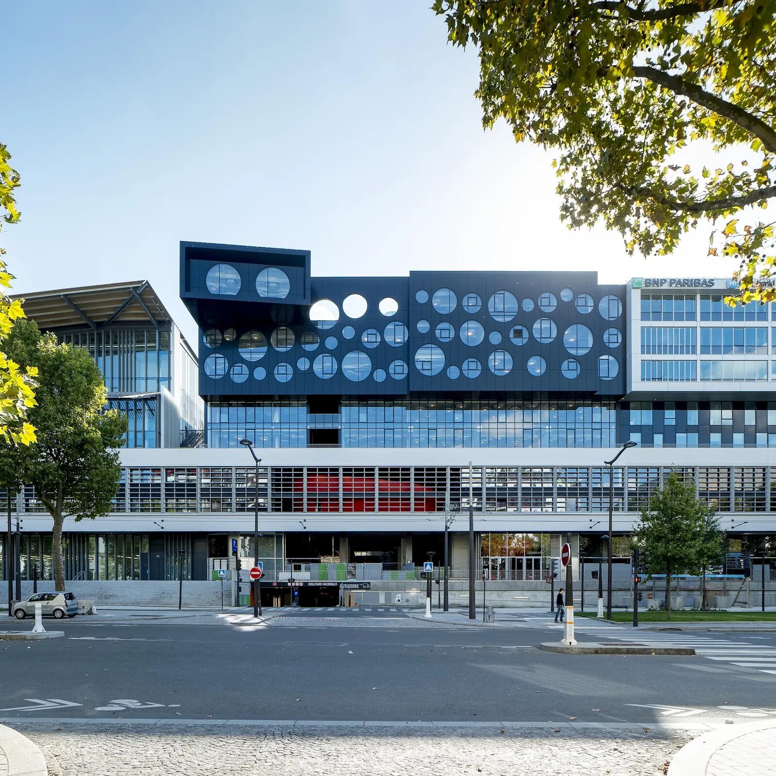 155-161 Boulevard Macdonald, Paris à louer Photo du bâtiment- Image 1 de 4