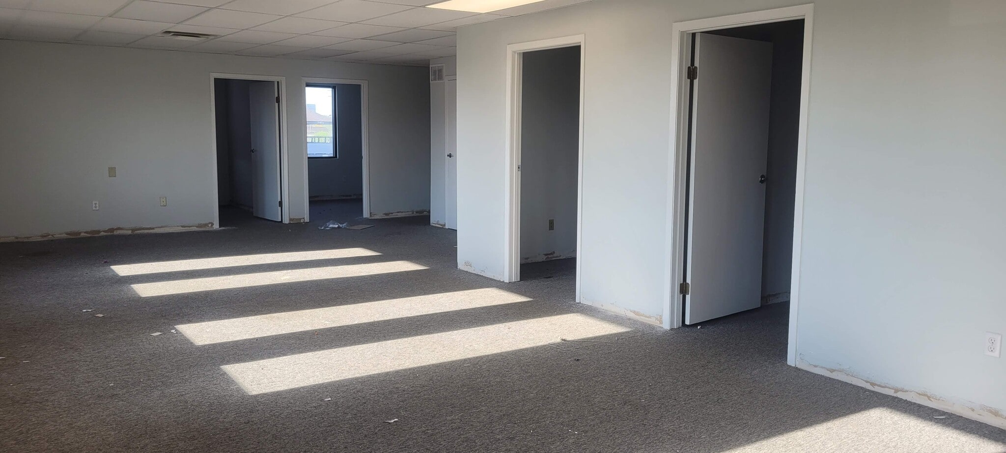 4889 Sinclair Rd, Columbus, OH for lease Interior Photo- Image 1 of 5