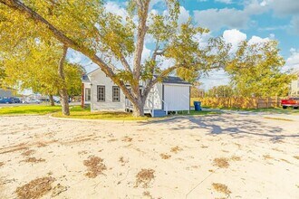 318 E Washington Ave, Navasota, TX à louer Photo intérieure- Image 1 de 3