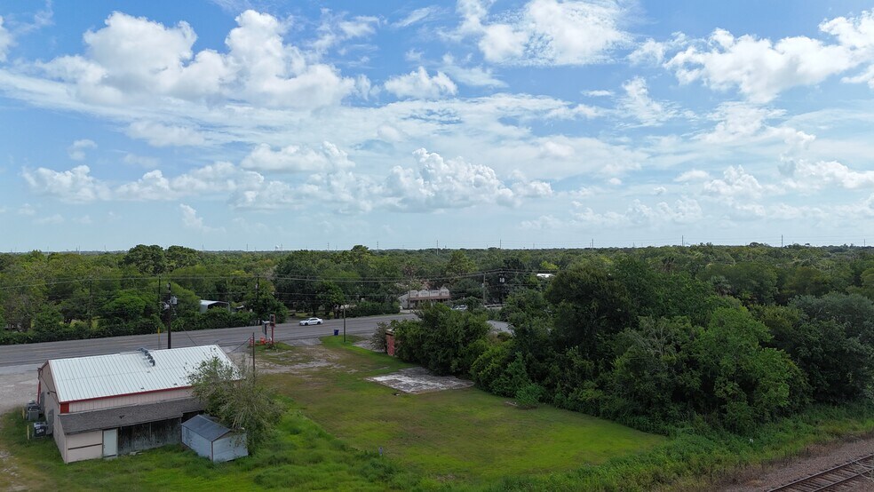 8507 Highway 6, Hitchcock, TX for sale - Building Photo - Image 2 of 2