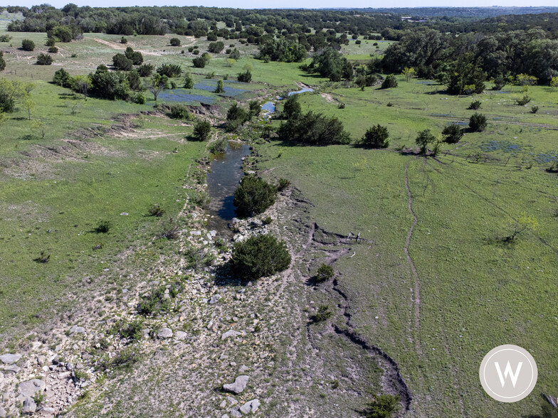 702 Slater Rd, Gatesville, TX for sale - Primary Photo - Image 1 of 51