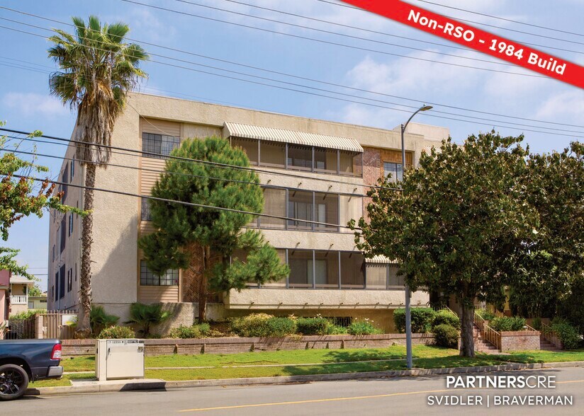 12235 Magnolia Blvd, Valley Village, CA à vendre - Photo du bâtiment - Image 1 de 15