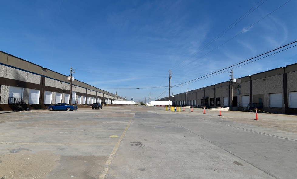 4845 Homestead Rd, Houston, TX for lease - Building Photo - Image 3 of 5