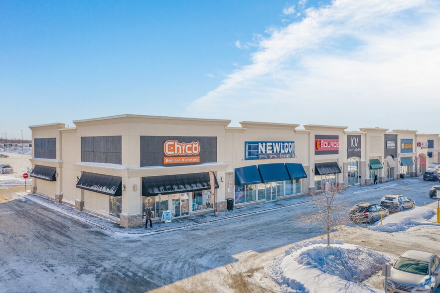 5205 Boul Robert-Bourassa, Laval, QC à louer - Photo du bâtiment - Image 3 de 42