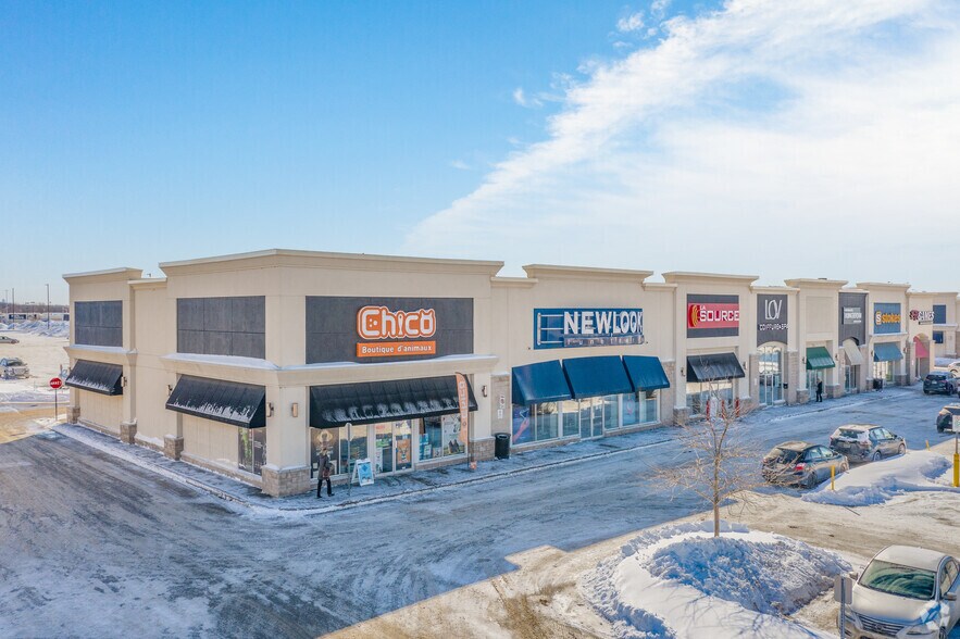 5205 Boul Robert-Bourassa, Laval, QC à louer - Photo du bâtiment - Image 3 de 42