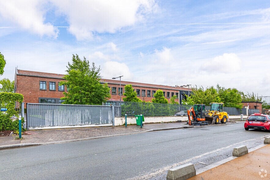 Flex dans Gennevilliers à louer - Photo du bâtiment - Image 2 de 2