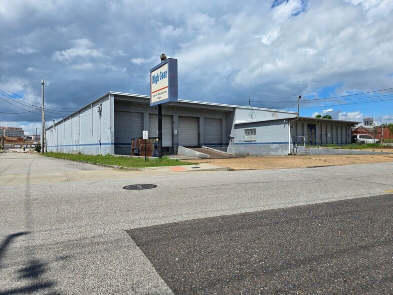554 Adams Ave, Memphis, TN for lease - Building Photo - Image 1 of 10