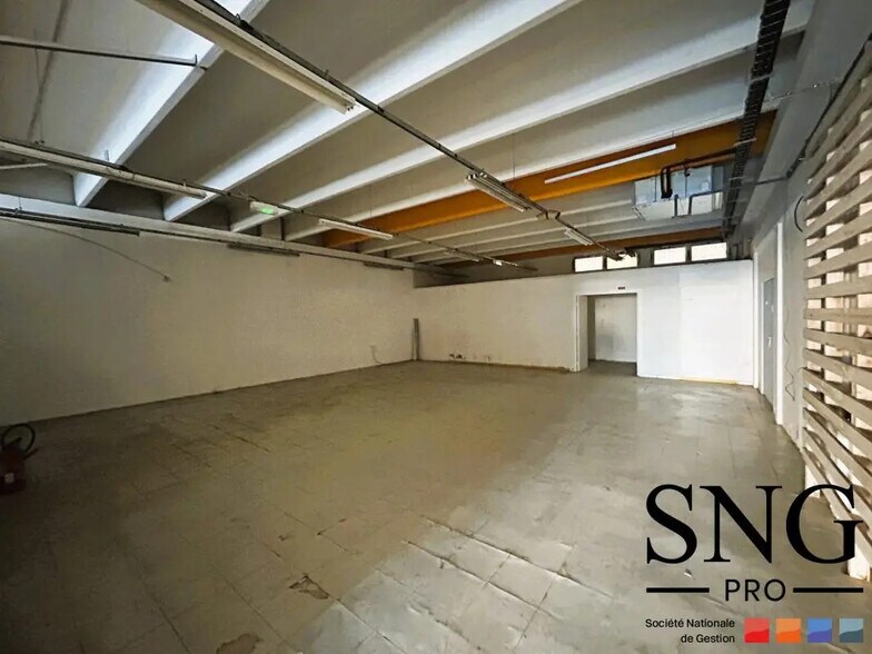 Retail in Vitrolles for lease - Interior Photo - Image 3 of 4