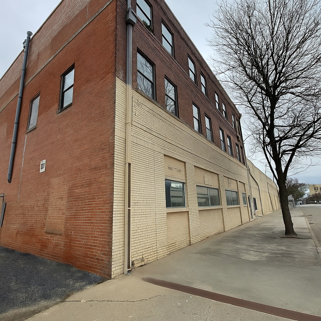 101, 105, 109, 115, 117 S Fillmore portefeuille de 3 propriétés à vendre sur LoopNet.ca Photo du bâtiment- Image 1 de 12