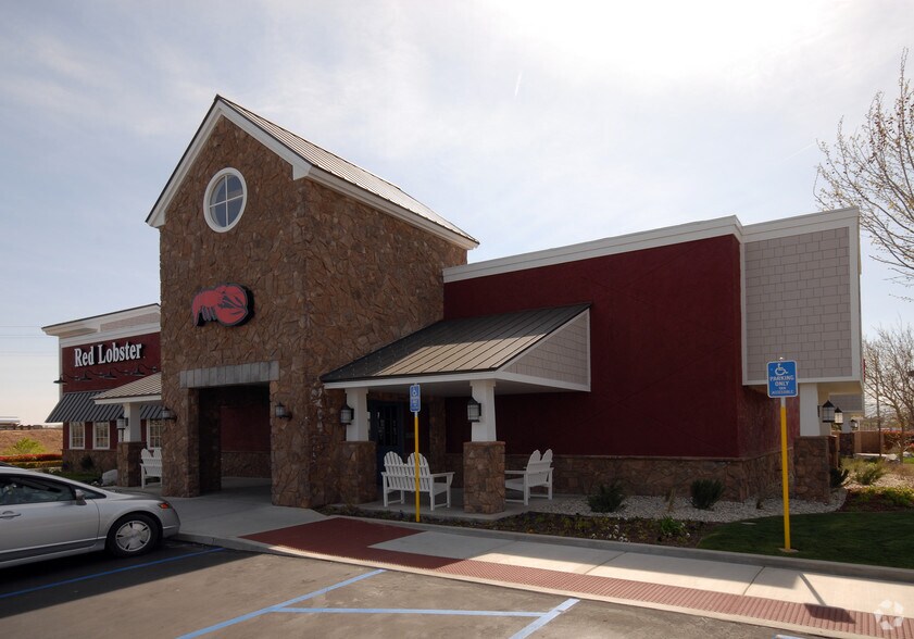 1041 W Avenue P, Palmdale, CA à vendre - Photo principale - Image 3 de 6