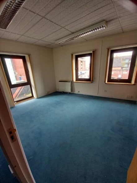 51-52 Castle St, Trowbridge for lease - Interior Photo - Image 2 of 4