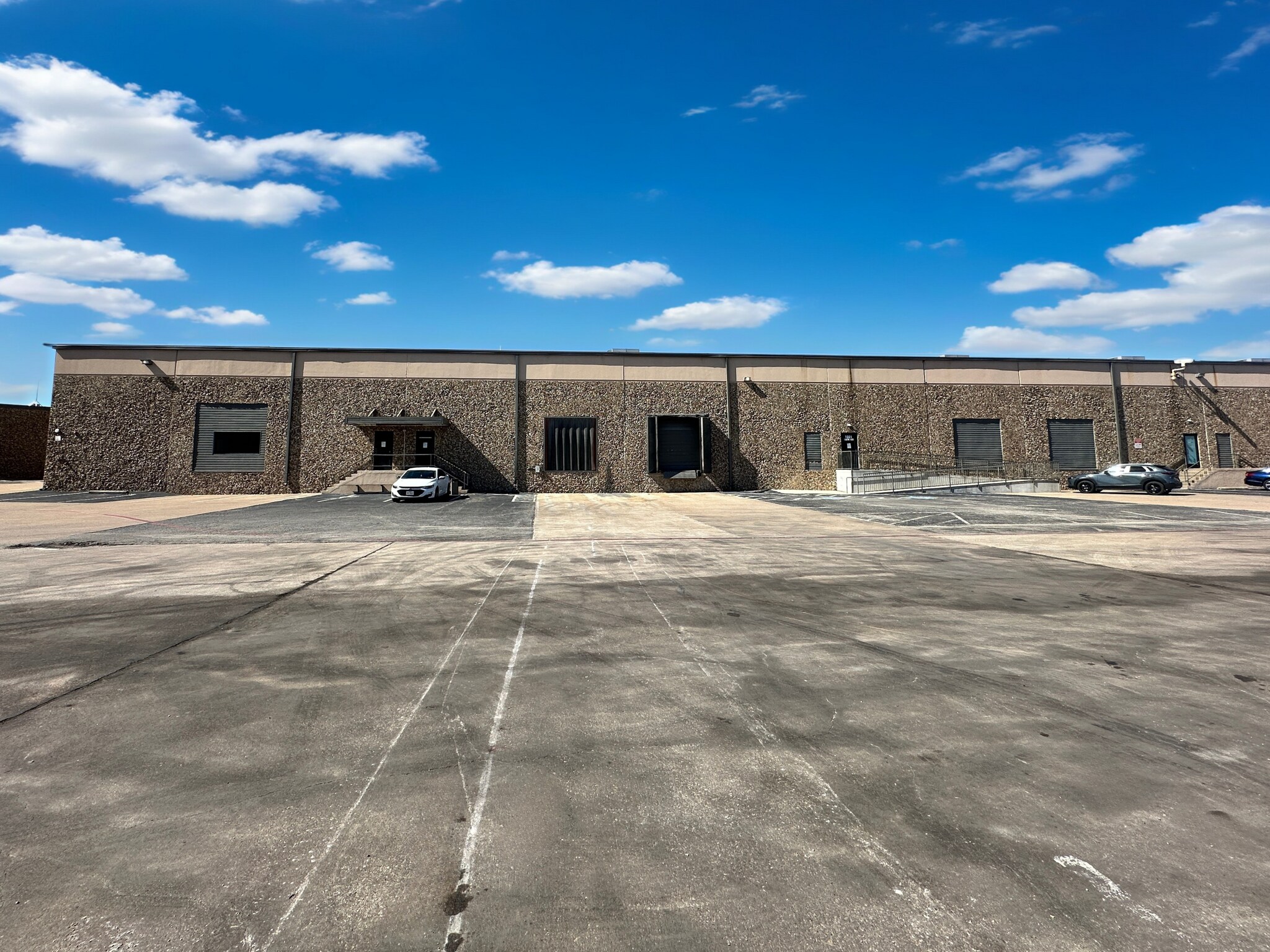 1001 NE Loop 820, Fort Worth, TX for lease Building Photo- Image 1 of 27