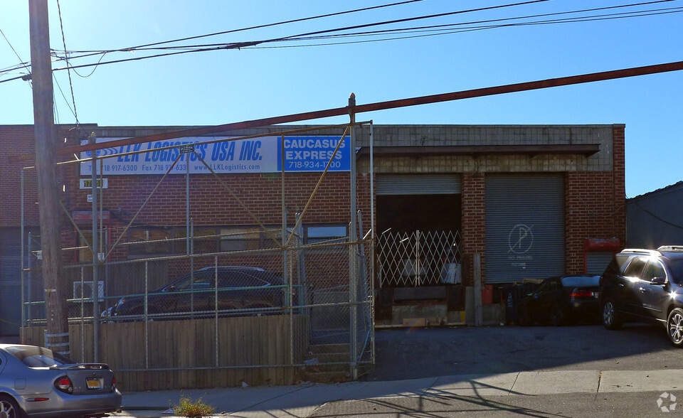 175-18 147th Ave, Jamaica, NY for lease - Building Photo - Image 2 of 2