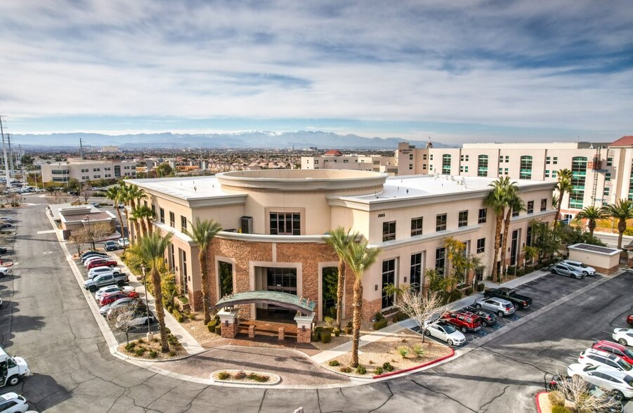 2865 Siena Heights Dr, Henderson, NV à louer - Photo du bâtiment - Image 3 de 15