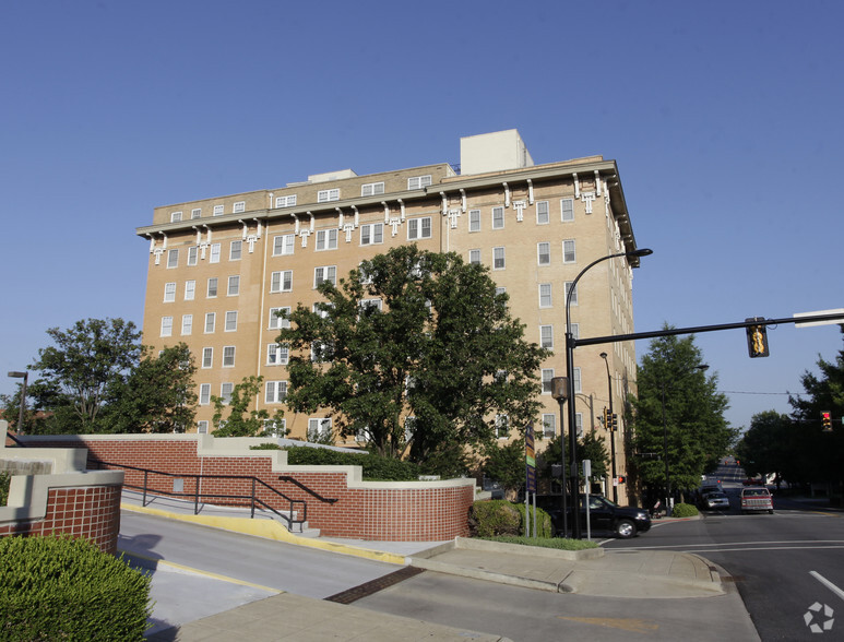 201 W Washington St, Greenville, SC à louer - Photo du bâtiment - Image 2 de 10