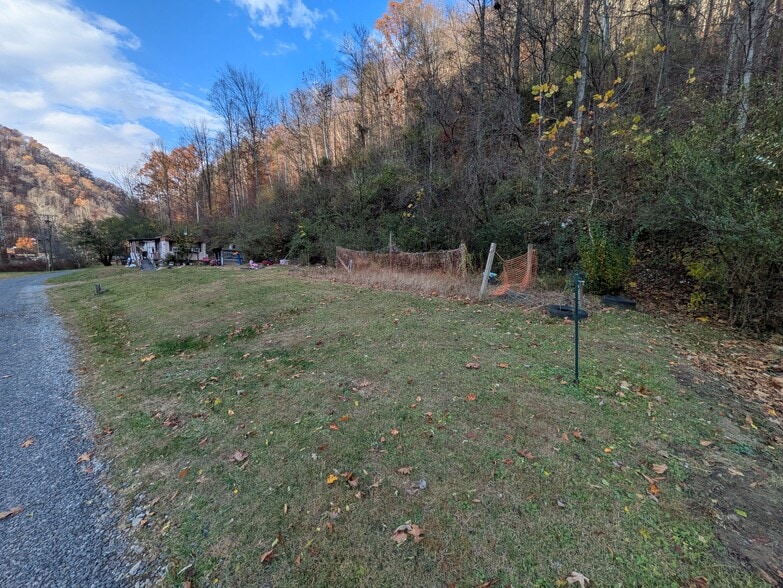1171 Sun Dance Ln, Hurley, VA for sale - Building Photo - Image 2 of 6