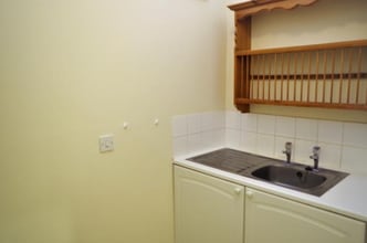 42 Clarence St, Cheltenham for lease Interior Photo- Image 2 of 7