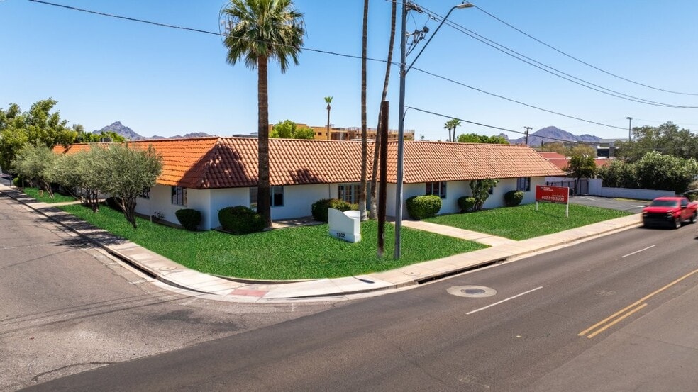 1802 E Thomas Rd, Phoenix, AZ à vendre - Photo du bâtiment - Image 1 de 5
