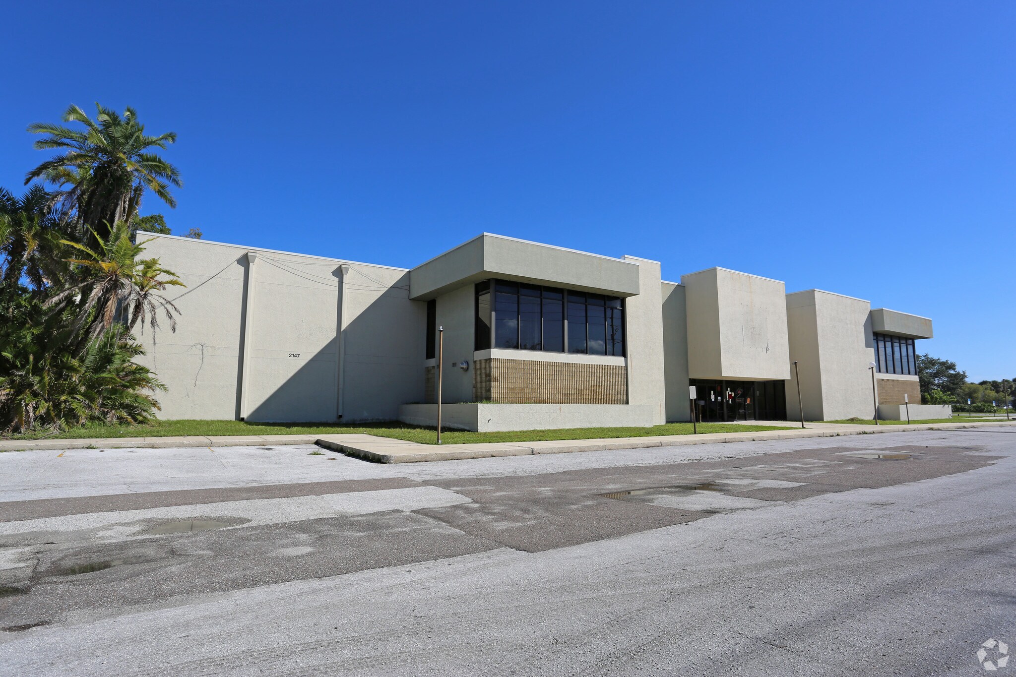 2147 Pine Forest Dr, Clearwater, FL à louer Photo principale- Image 1 de 14