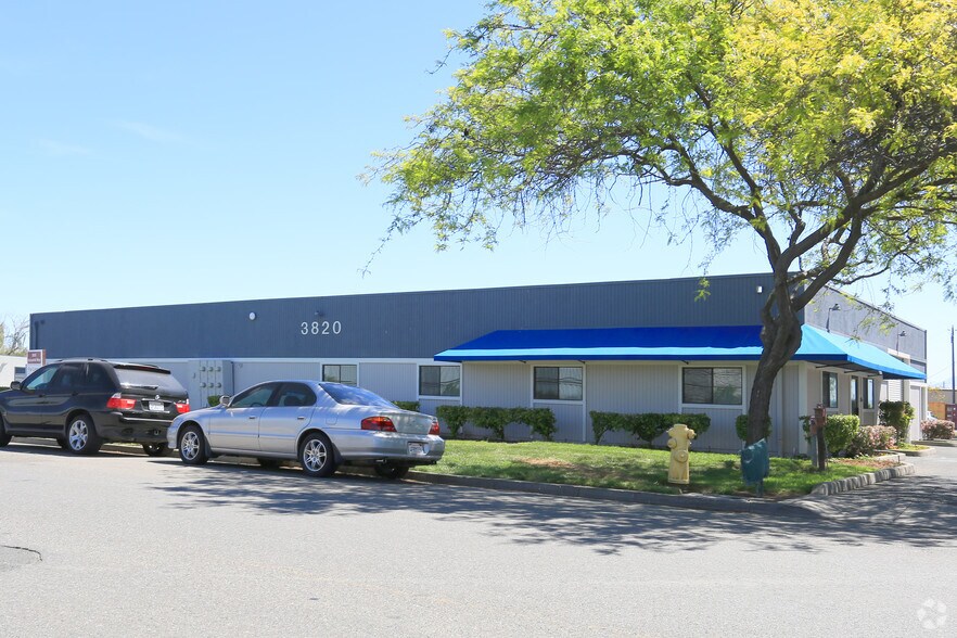 3820 Industrial Way, Benicia, CA à louer - Photo du bâtiment - Image 2 de 15
