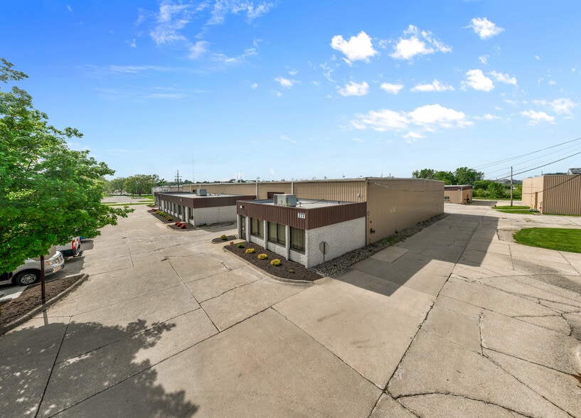 775 W Smith Rd, Medina, OH for sale - Building Photo - Image 3 of 20