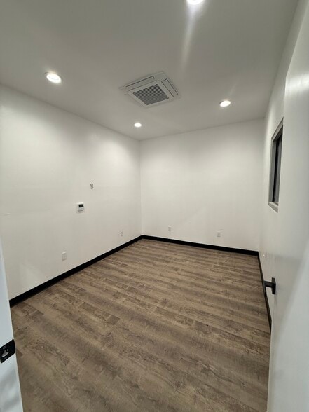 1122 33rd St, Bakersfield, CA for lease - Interior Photo - Image 2 of 4