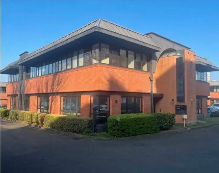 Office in Saint-Ouen-sur-Seine for lease - Building Photo - Image 2 of 2