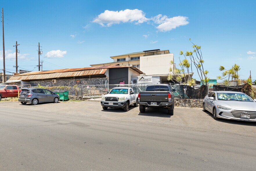 901 Lehua Ave, Pearl City, HI à vendre - Photo du bâtiment - Image 3 de 17