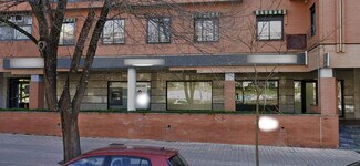 Plus de détails pour Multi-résidentiel à vendre