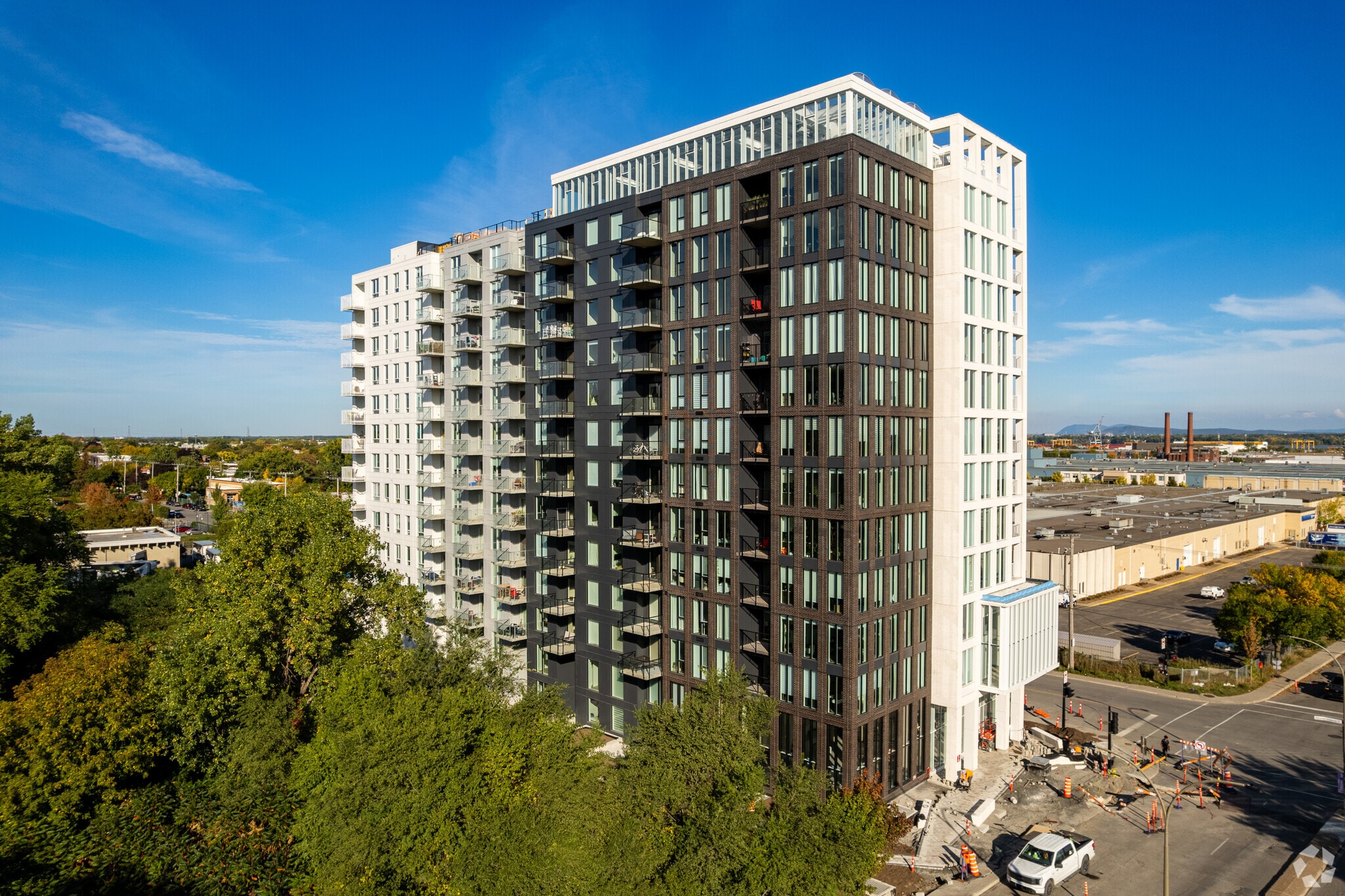 5605 Av Pierre-De Coubertin, Montréal, QC for lease Primary Photo- Image 1 of 4