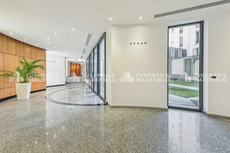 37 Rue De Liège, Paris for lease - Lobby - Image 3 of 5