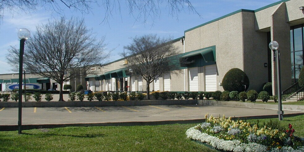 4749-4799 Eastpark Dr, Houston, TX à louer - Photo principale - Image 1 de 1