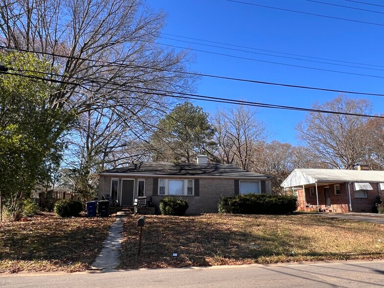 1301 Glenwood St NW, Center Point, AL for sale - Primary Photo - Image 1 of 4