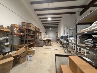 Plus de détails pour 11729 Uradco Pl, San Antonio, FL - Industriel à louer