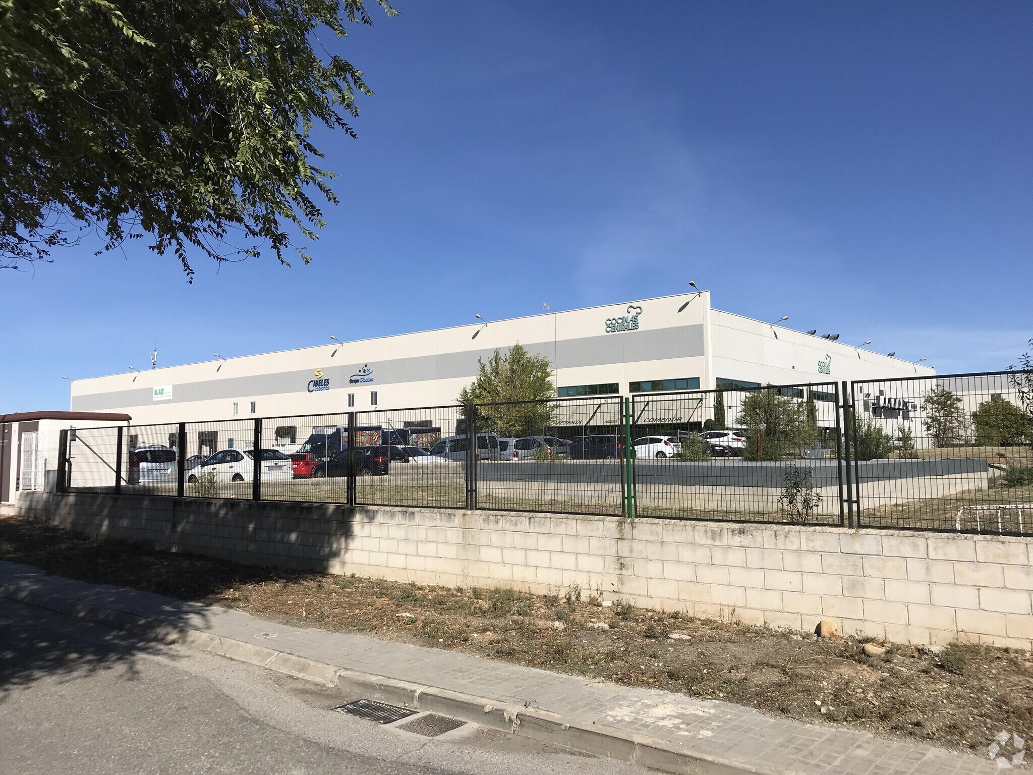 Industrial in Alcalá de Henares, Madrid for sale Building Photo- Image 1 of 3