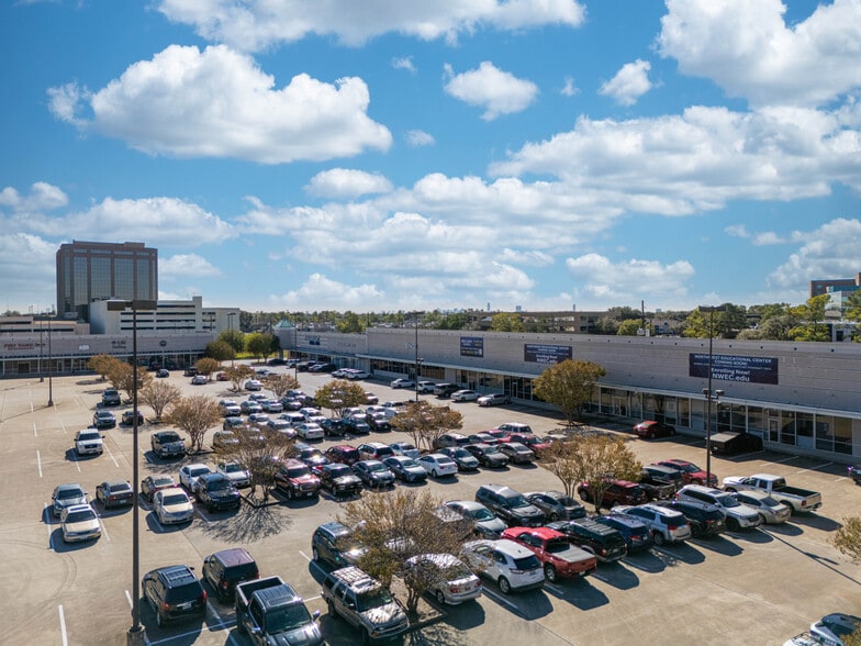 13167 Northwest Fwy, Houston, TX for lease - Building Photo - Image 2 of 12