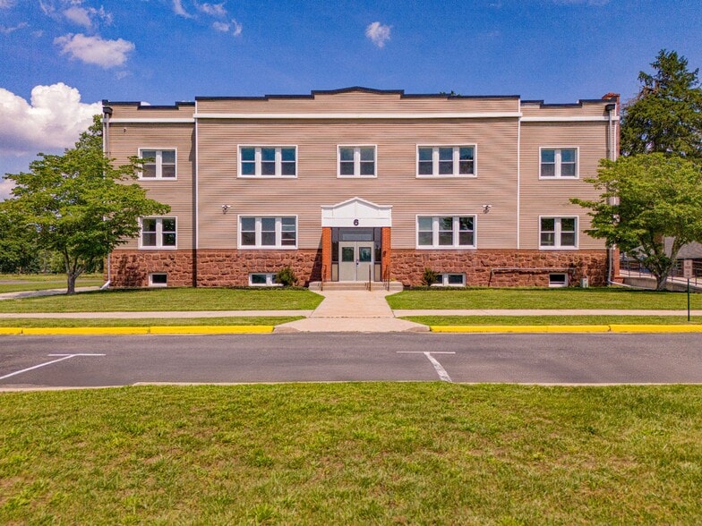 1835 E Landis Ave, Vineland, NJ for lease - Building Photo - Image 2 of 13