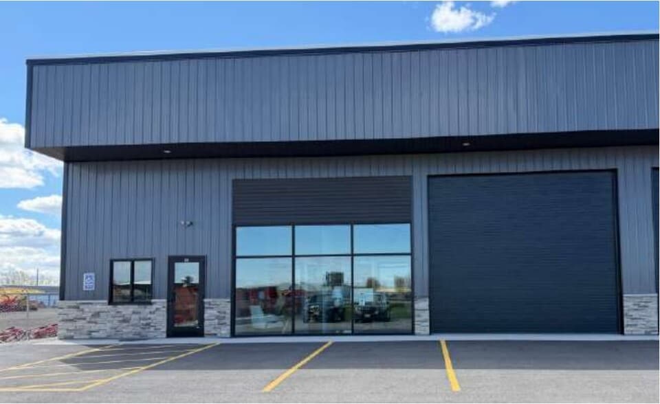 5700 W Clairemont Dr, Appleton, WI à louer - Photo du bâtiment - Image 3 de 12