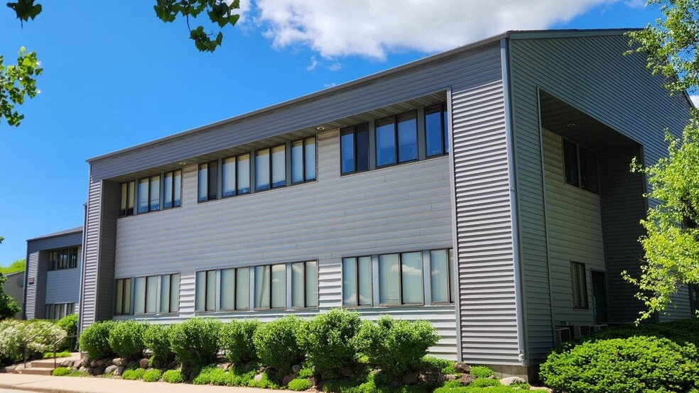 Hayes Road Office Complex portfolio of 2 properties for sale on LoopNet.ca - Building Photo - Image 1 of 10