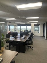 21650 Oxnard St, Woodland Hills, CA for lease Interior Photo- Image 2 of 7