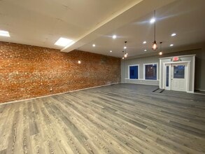 2514 College Ave, Alton, IL à louer Photo intérieure- Image 1 de 16